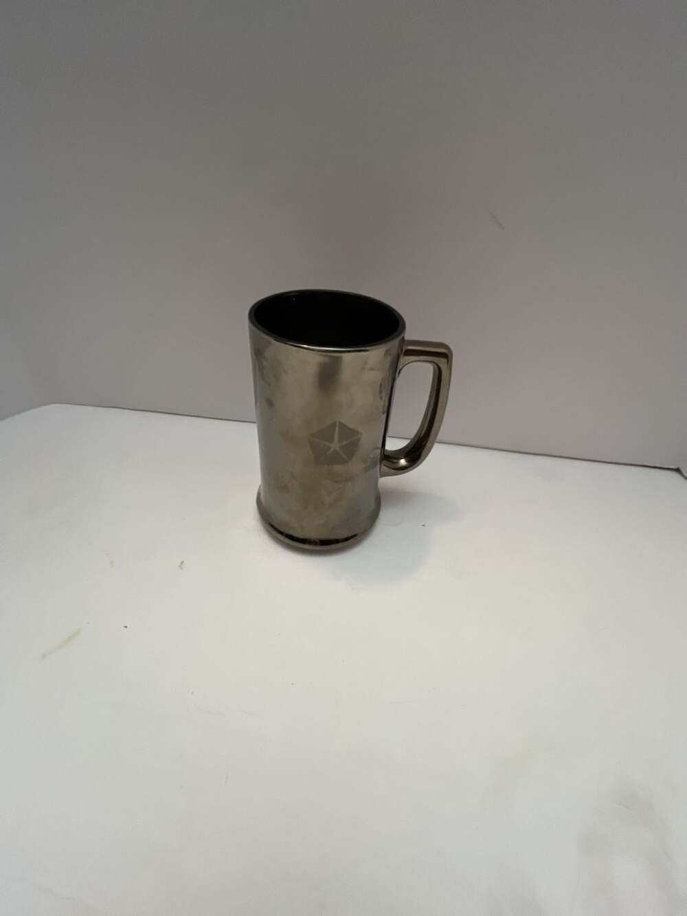 Chrysler Logo Etched Mirrored Glass Beer Mug Car Memorabilia